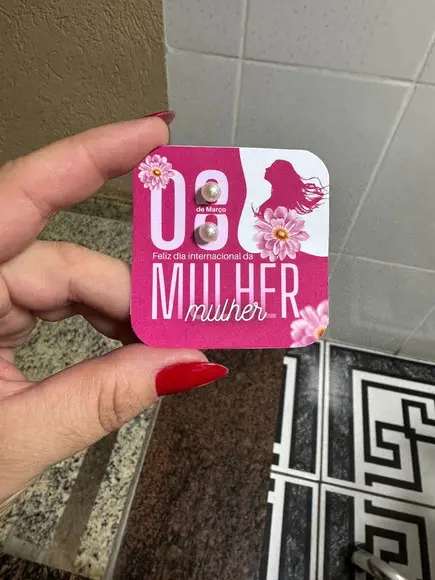 Card com Brinco Pérola, Brinde Dia das Mulheres
