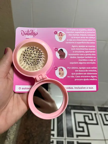 Brinde Outubro Rosa, Mini Escova de Bolsa com Espelho