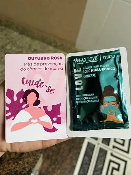 Brinde Outubro Rosa, Card com Skincare, Máscara