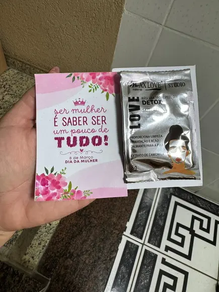 Máscara Facial Brinde Dia da Mulher Dia das Mães