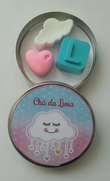 Latinha Com Sabonete Nuvem, Coração E Letra, Chuva De Amor