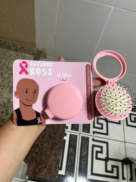 Brinde Outubro Rosa, Mini Escova de Bolsa com Espelho
