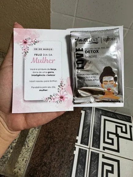 Card com Skincare Máscara Facial Brinde Dia das Mães Mulher