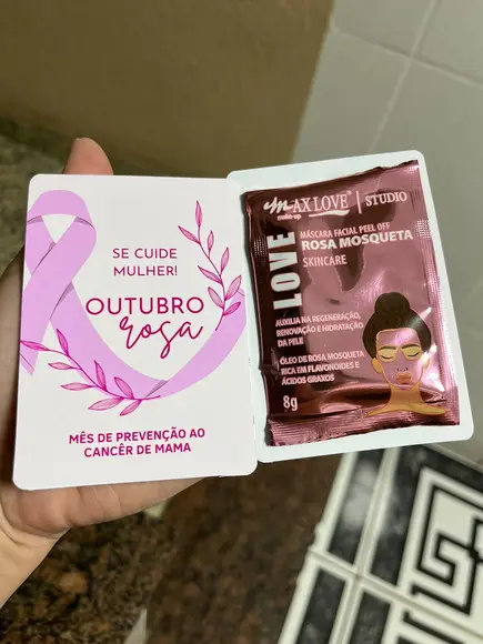 Brinde Outubro Rosa, Card com Skincare, Máscara