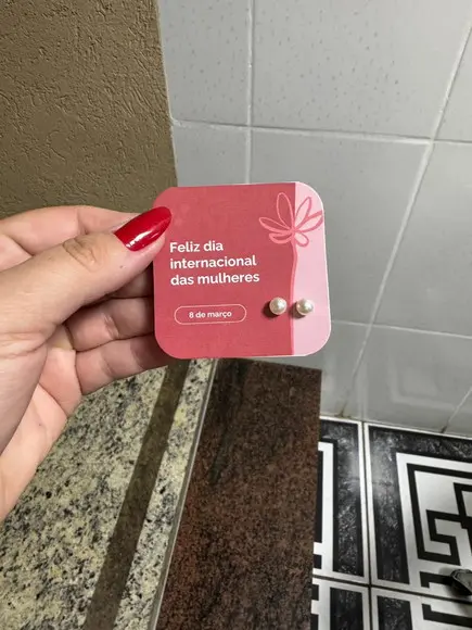 Card com Brinco Pérola, Brinde Dia das Mulheres