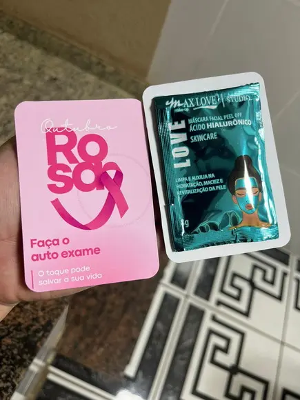 Brinde Outubro Rosa, Card com Skincare, Máscara