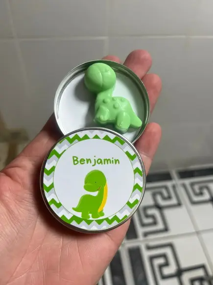 Latinha com Sabonete Dinossauro Lembrancinha Maternidade