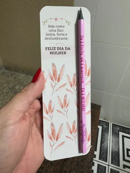 Lápis Personalizado com Card Brinde Dia da Mulher