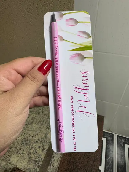 Lápis Personalizado com Card Brinde Dia da Mulher