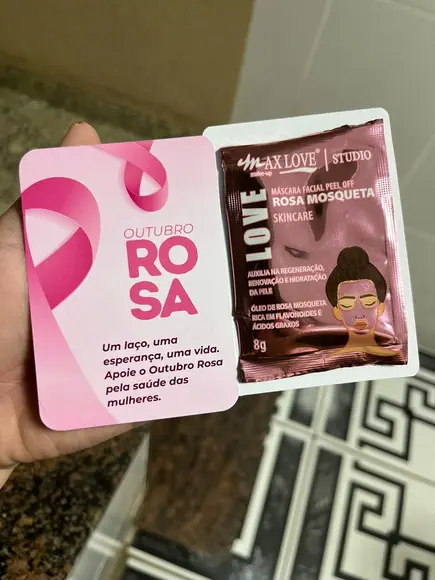 Brinde Outubro Rosa, Card com Skincare, Máscara