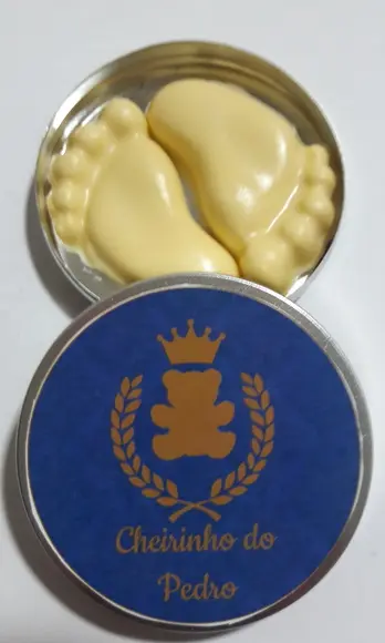 Latinha Com Pezinhos