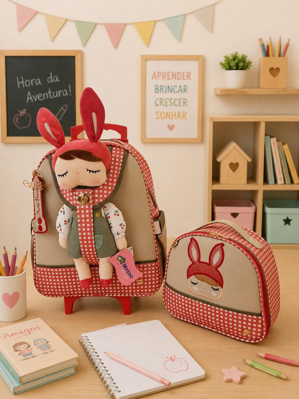 Mochila bonequinha e lancheira escolar