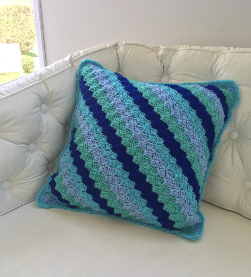 Capa de Almofada de crochê 40 X 40 cm mod.  CANCUN - Cópia