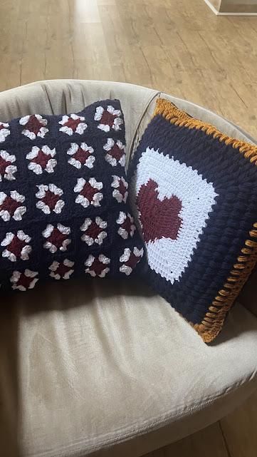 Capa de Almofada de crochê 40 X 40 cm mod.  Coração - Cópia