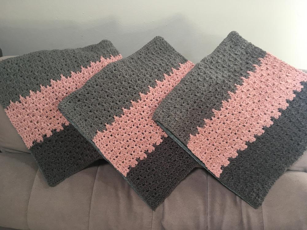 Capa de Almofada de crochê 40 X 40 cm mod.  DEGRADÊ rosa - Cóp