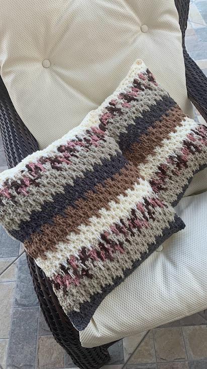 Capa de Almofada de crochê 40 X 40 cm mod.  5 faixas - Cópia