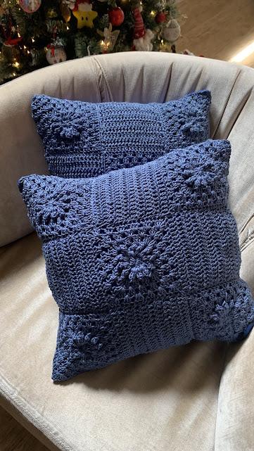 Capa de Almofada de crochê 40 X 40 cm mod.  azul relevo