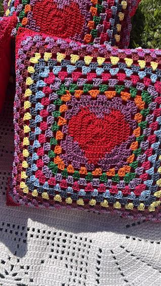 Capa de Almofada de crochê 40 X 40 cm mod. granny square