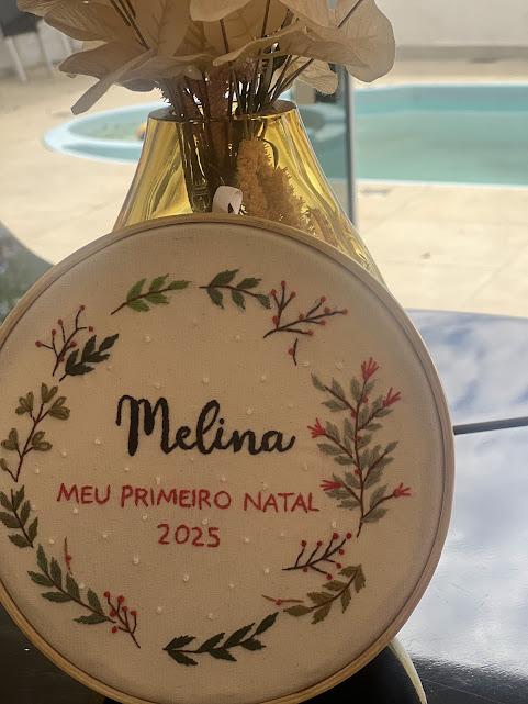 Porta de Maternidade - bordado à mão
