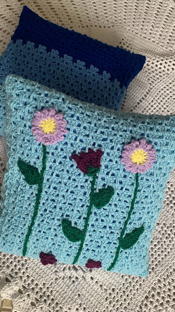 Capa de Almofada de crochê 40 X 40 cm mod.  Degrade e Flores
