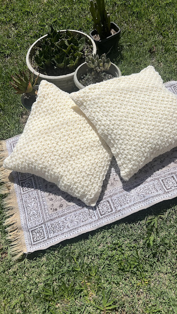 Capa de Almofada de crochê 50 X 50 cm mod.  LISA off white