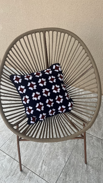 Capa de Almofada de crochê 40 X 40 cm mod.  25 granny square