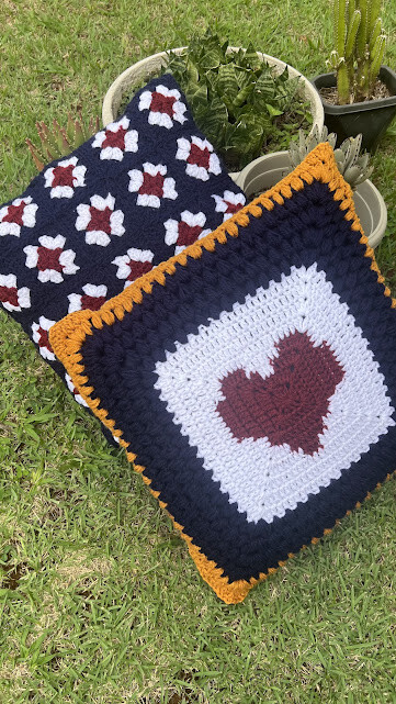 Capa de Almofada de crochê 40 X 40 cm mod.  25 granny square