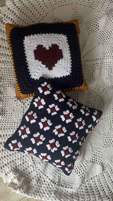 Capa de Almofada de crochê 40 X 40 cm mod.  25 granny square