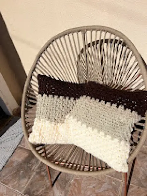 Capa de Almofada de crochê 40 X 40 cm mod.  DEGRADÊ