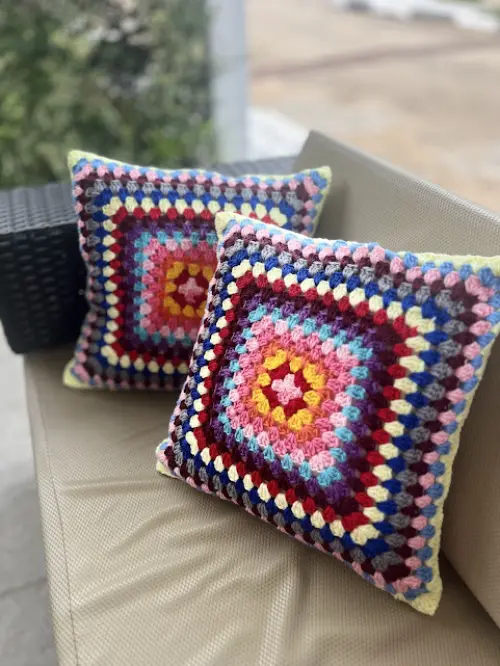 Capa de Almofada de crochê 40 X 40 cm mod.  GRANNY SQUARE