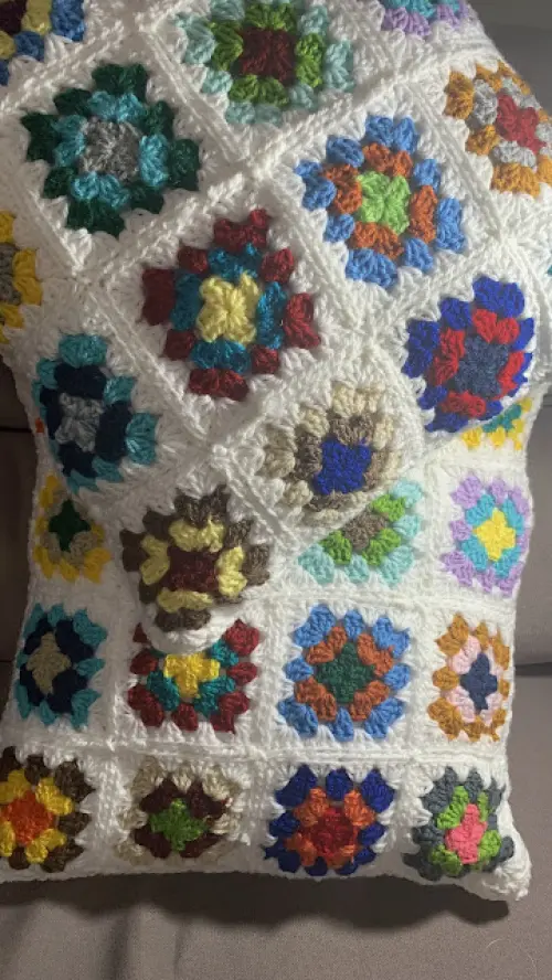 Capa de Almofada de crochê 40 X 40 cm mod. HIPPIE BRANCO - Cópi
