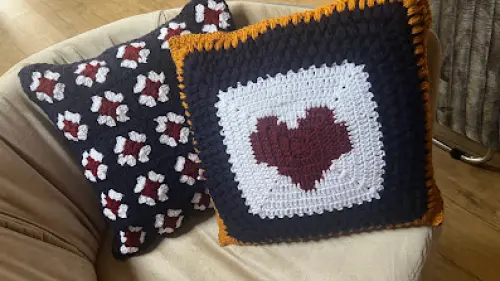 Capa de Almofada de crochê 40 X 40 cm mod.  Coração - Cópia