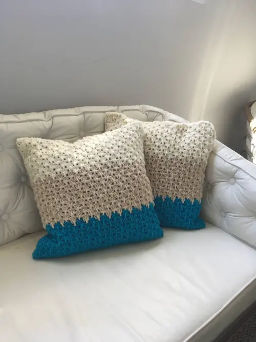 Capa de Almofada de crochê 40 X 40 cm mod.  DEGRADÊ azul- Cópi