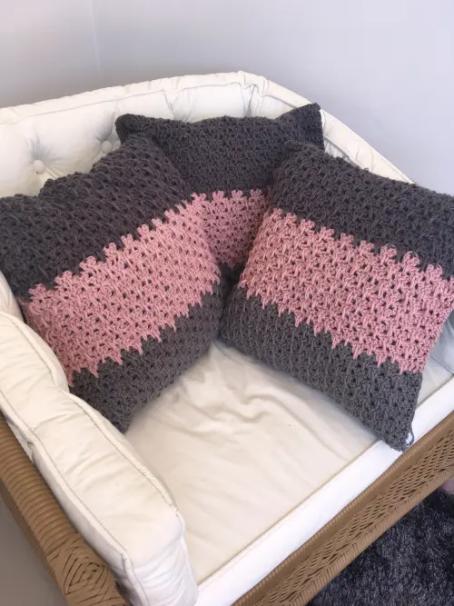 Capa de Almofada de crochê 40 X 40 cm mod.  DEGRADÊ rosa - Cópia