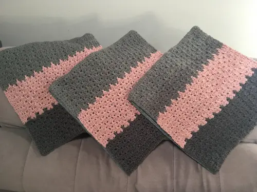 Capa de Almofada de crochê 40 X 40 cm mod.  DEGRADÊ rosa - Cóp