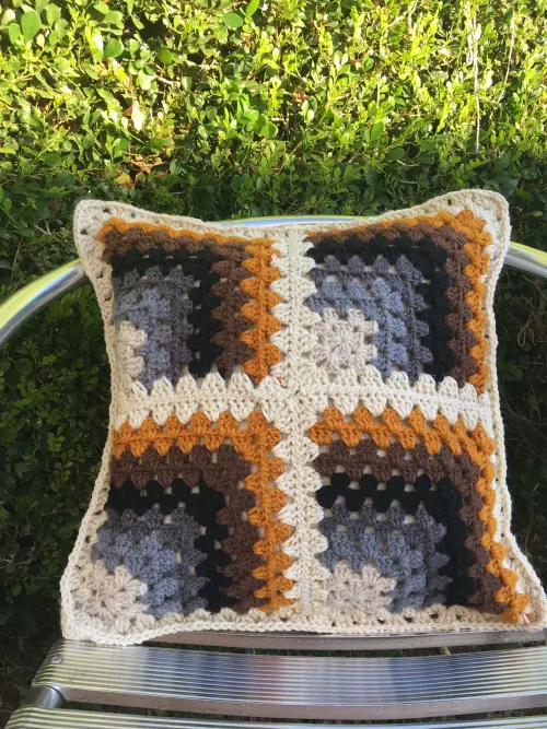 Capa de Almofada de crochê 40 X 40 cm mod.  3D