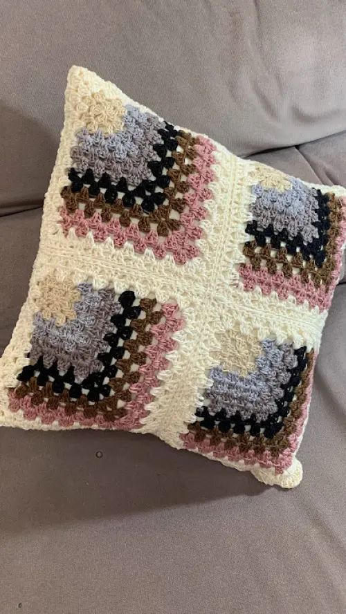 Capa de Almofada de crochê 40 X 40 cm mod.  3D