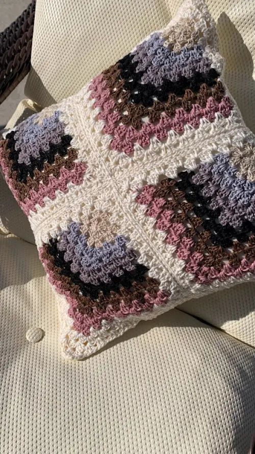 Capa de Almofada de crochê 40 X 40 cm mod.  3D