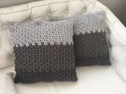 Capa de Almofada de crochê 40 X 40 cm mod.  DEGRADÊ cinza
