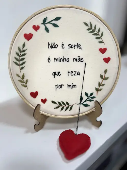 Bordado em Bastidor - Católicos - Minha mãe reza por mim