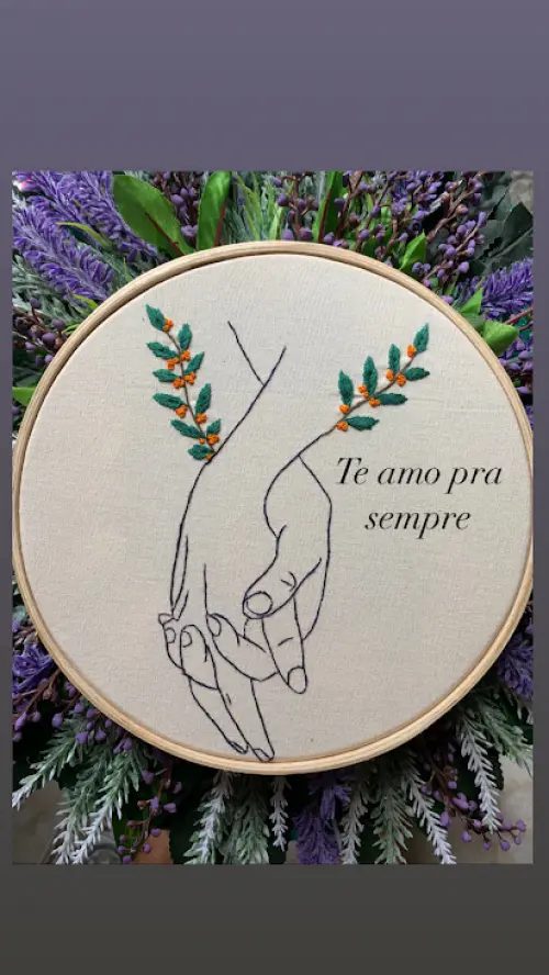 Bordado em Bastidor - Dia dos Namorados - Mãos e frase