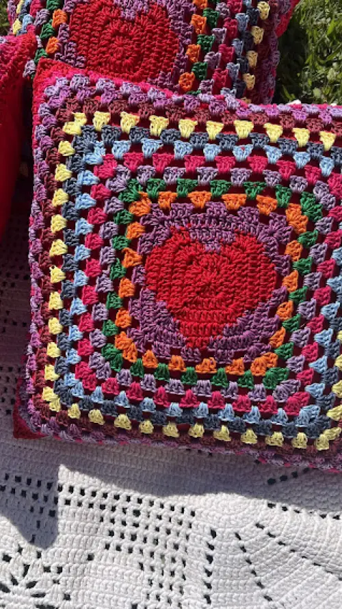 Capa de Almofada de crochê 40 X 40 cm mod. granny square