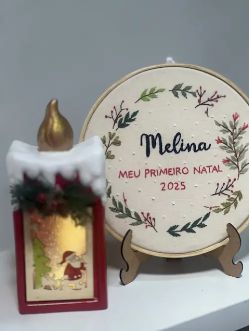 Porta de Maternidade - bordado à mão