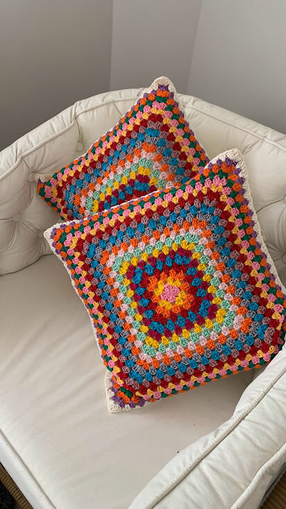 Capa de Almofada de crochê linha 40 X 40 cm mod. granny square