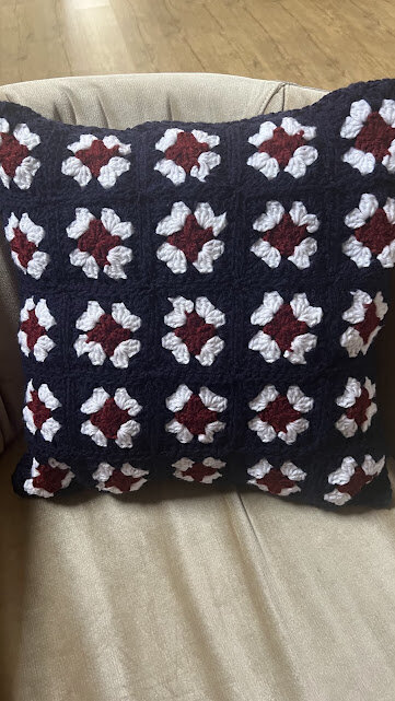 Capa de Almofada de crochê 40 X 40 cm mod.  25 granny square