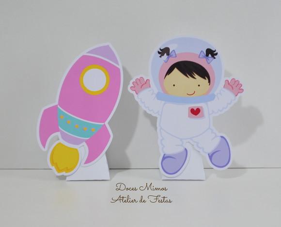 Totem de Mesa Astronauta c/ Caixa Pirâmide