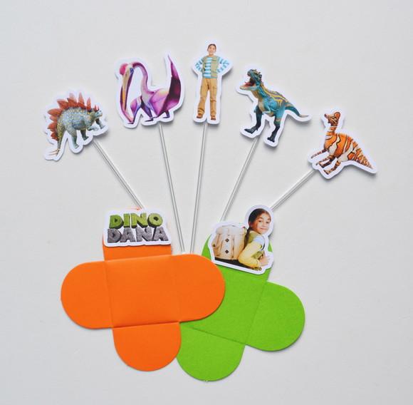Dino Dana Combo Forminhas + Toppers