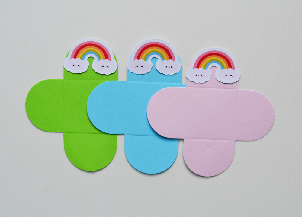 Forminha de Doce Arco-Íris Personalizada para Festa