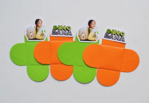Forminhas Dino Dana