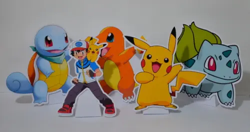 Totem de Mesa com Caixa Pirâmide Pokémon